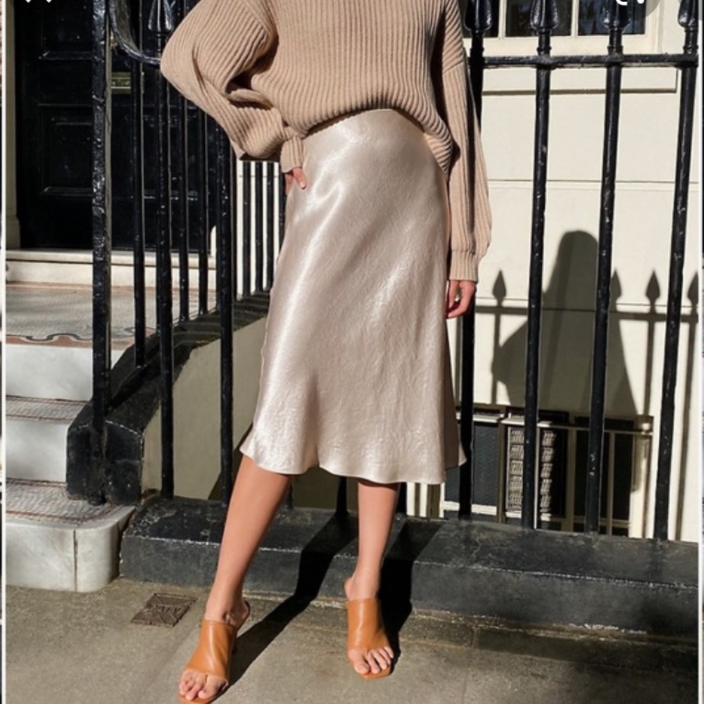 Aritzia Babaton midi slip skirt